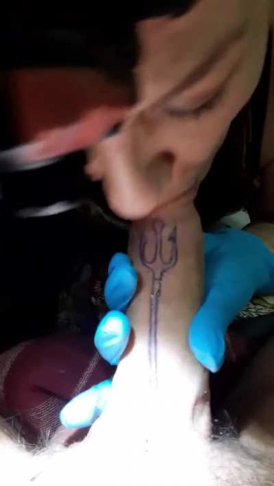 She Sucked of a Client While Tattooing Him