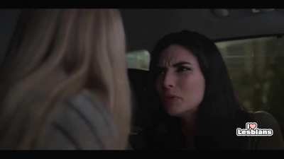Renee Rapp &amp;amp; Rachele Schank (The Sex Lives of College Girls - s01e02)