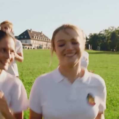 &bdquo;Best of&ldquo; von Episode 6 und 7 von Gestern waren wir noch Kinder mit Julia Beautx&hellip; die Serie ist damit f&uuml;r mich &bdquo;abgegrast&ldquo;&hellip;