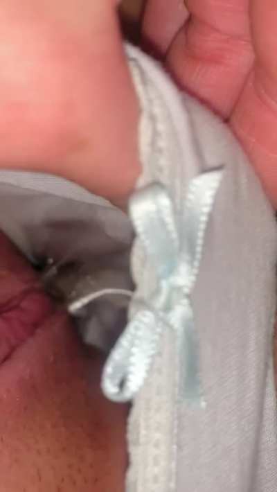 I soaked my panties🙈