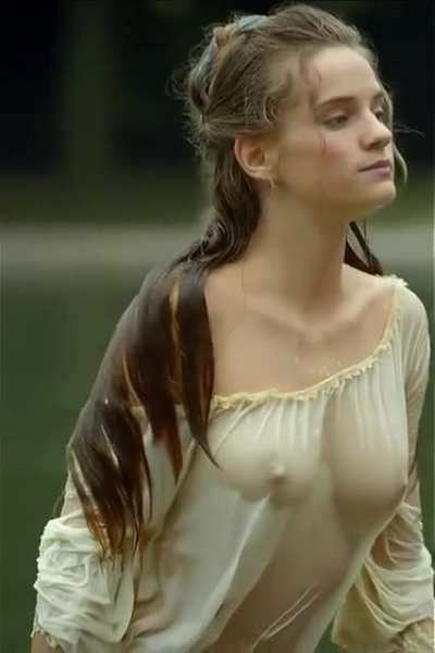 Noémie Schmidt's tits
