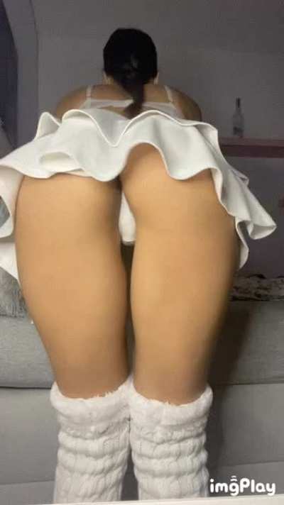 Cute booty 😚