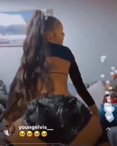 Dat ass is good
