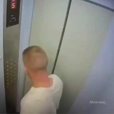 Qué chillón el travesti escroto