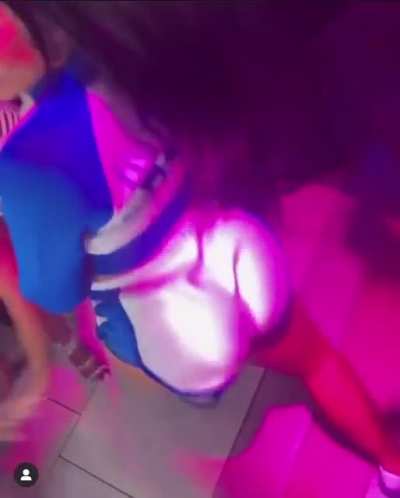 Water Booty Hoe sheesh 😮&zwj;💨😮&zwj;💨 slow mo?