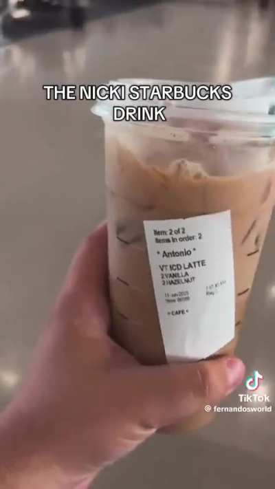 Soooo.... Nicki Minaj made a Starbucks drink for us barbz to tryyyy.... LOL. 😂😭💖🦄