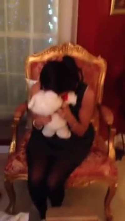 Man gifts fianc&eacute; with lost childhood teddy bear