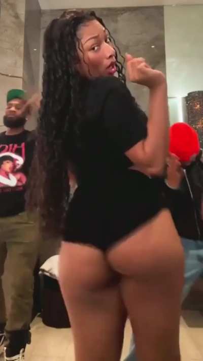 Meg GahDamnnn😍