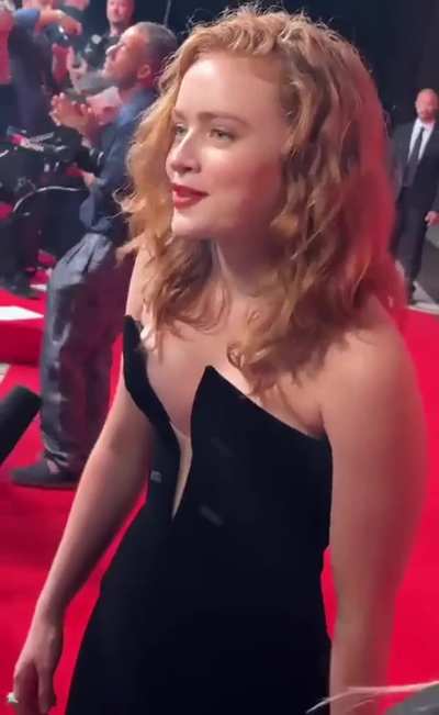 Sadie sink