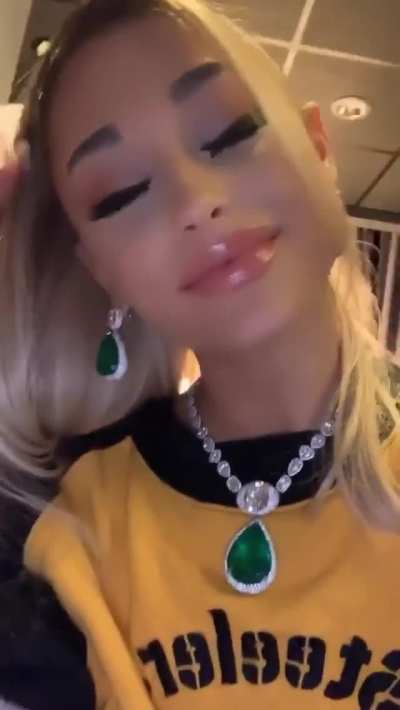 Those wet lips 🥵