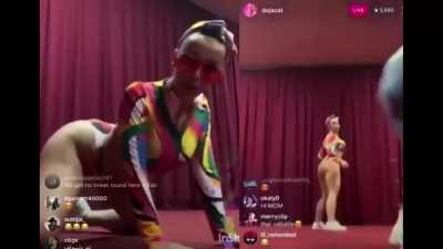 Oh fuck her twerking for all of us.