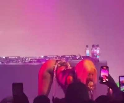Booty tease