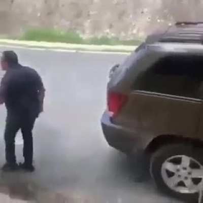 Guy tries stabbing someone