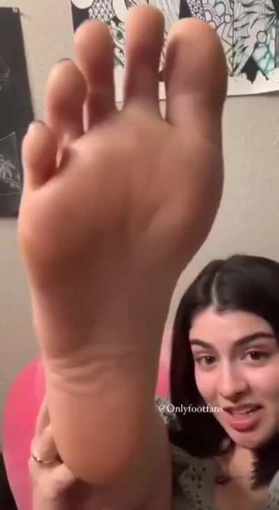 anyone have more of alrightsierra's feet?