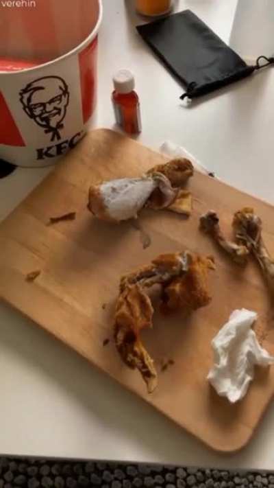 Mira cristian pa que dejes de comer weas waton wuajaja