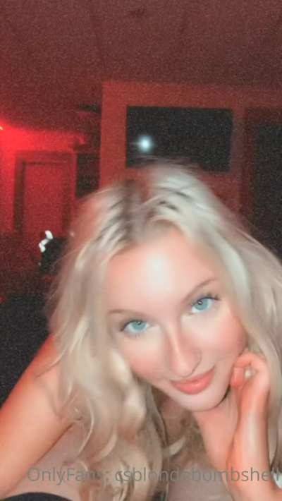She is ready to give you blowjob 🤤 Csblo<wbr>ndebo<wbr>mbshe<wbr>ll OF latest pack in comments 👇