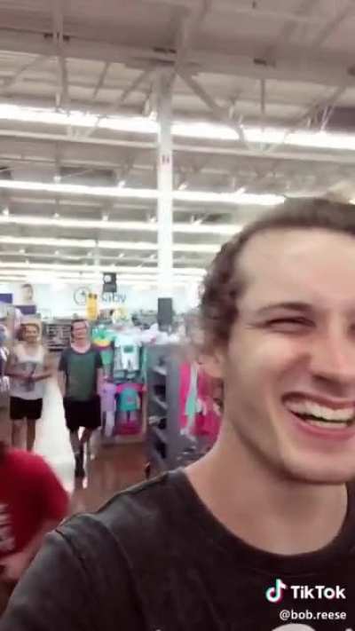 Shopping with friends be like: