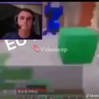 Famoso BolsoCraft e sua rushada magn&iacute;fica - confira o clip agora.