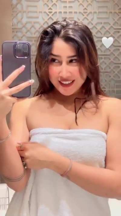 Sofia Ansari Towel Video ❤️🍑✊🏻<wbr>💦🍌