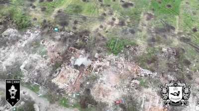 UA 92nd Assault Brigade's 1st Assault Battalion and 'SPC Division' drone teams spotted Russian infantry groups entering the ruins of residential housing, striking the Russian assault groups from all sides with drones and small arms fire. Published June 30