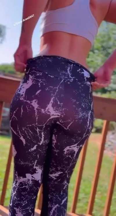 Be honest, would you actually eat and fuck a 19yo college girl like me raw ? 😇😍😈🍑👅<wbr>💦❤️