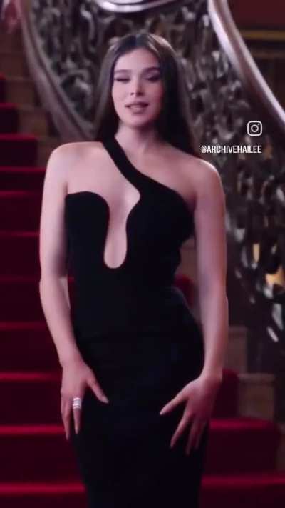 Hailee Steinfeld