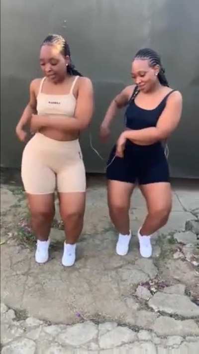 🤭