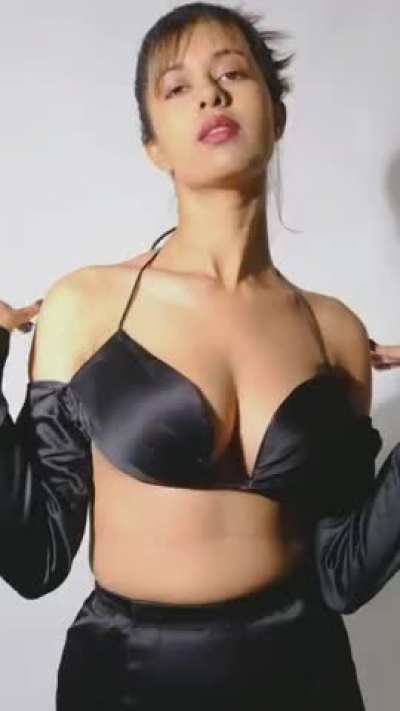 Wanna fuck that Sejal Kumar's "Influence" so bad...!!!