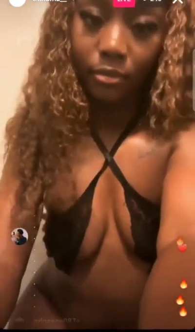 She's thick<wbr>🔥🔥🔥🔥🌶