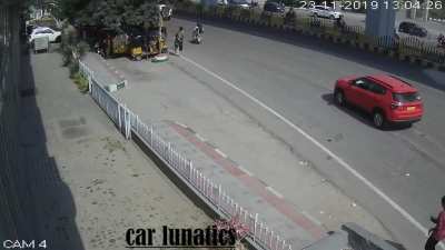 "horrifying accident" Viewer discretion is advised (car lunatics on YT)