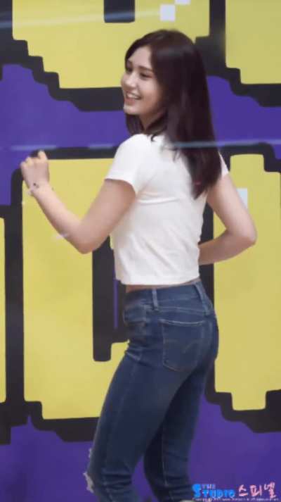 Somi’s legendary fancam 🍑