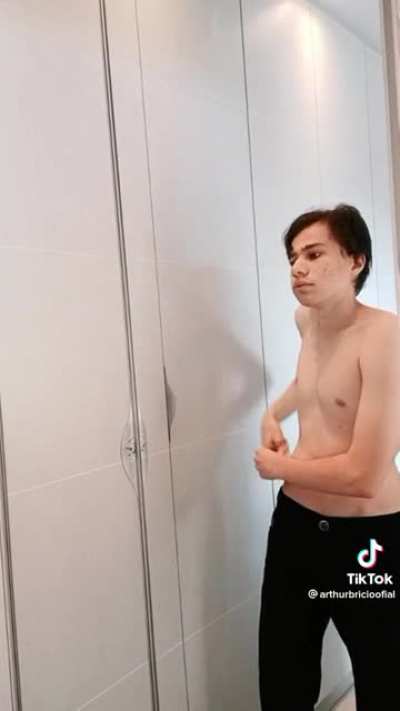 Dang he&rsquo;s a REAL d a d d y