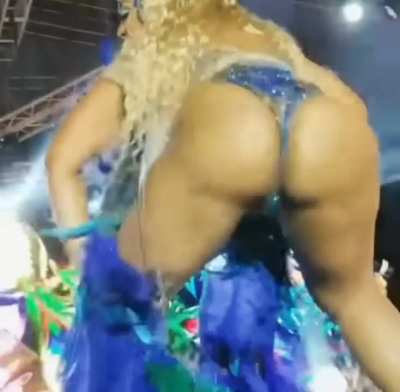 Ashanti ( @Ashanti )