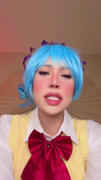Kurumu reading her DMs like&hellip; 😳