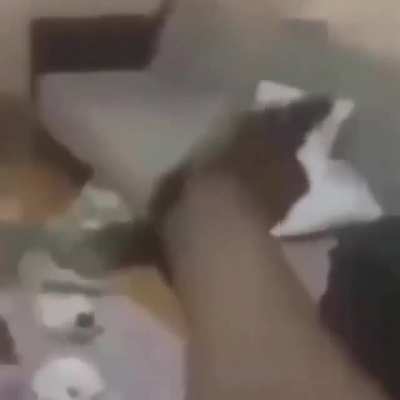 Bişey parçalandı