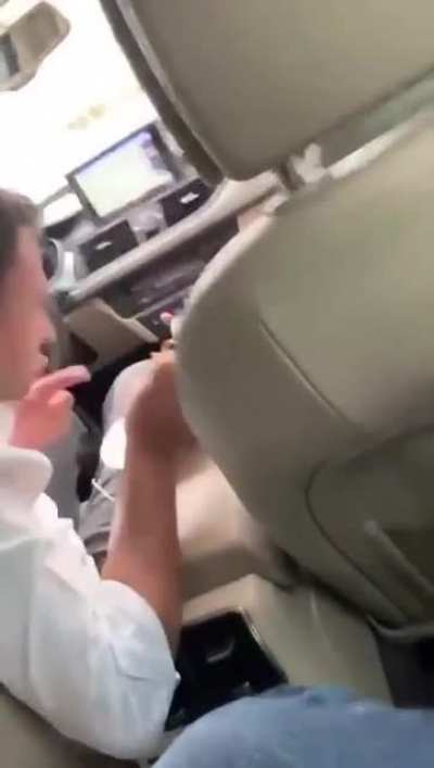 K&uuml;rşat Ayvatoğlu isimli AKP &Ccedil;ocuğu l&uuml;ks aracında bol vergili kokain &ccedil;ekerken.
