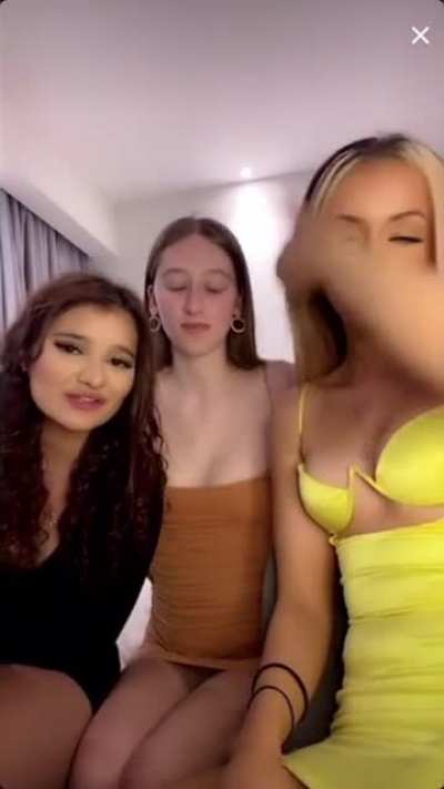 18yo quick upskirt