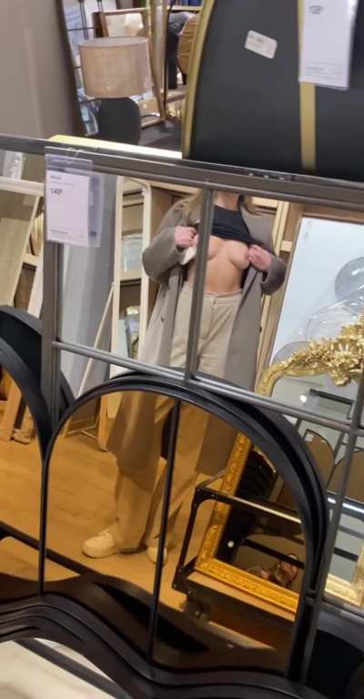 I can’t help but flash while shopping
