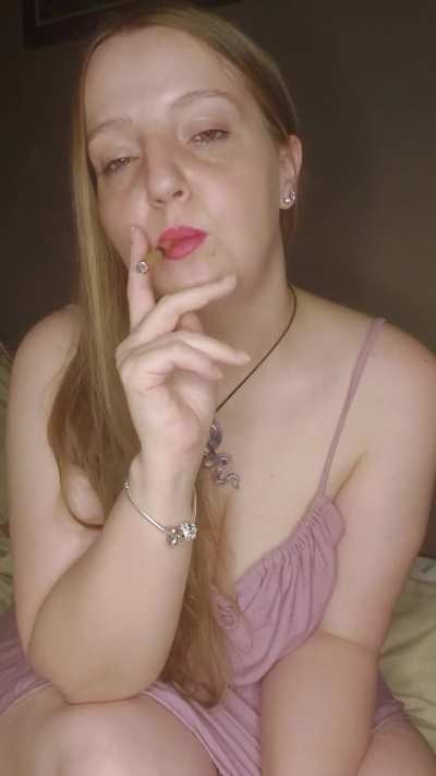 Peach flavored mini cigar & chocolate blunt 💋💨💨💨