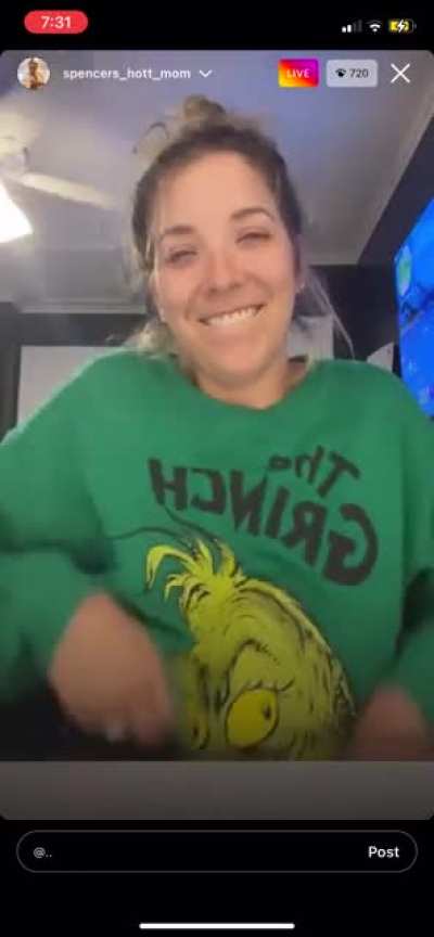 Spencers_hott_mom live rn on IG