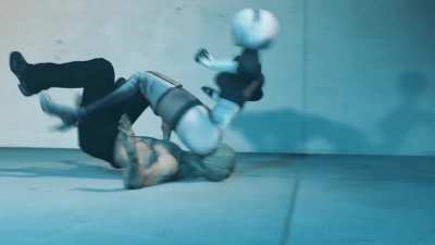 2B&rsquo;s Deadly Legs