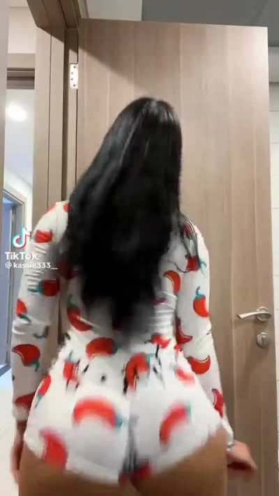 Cute jiggle!