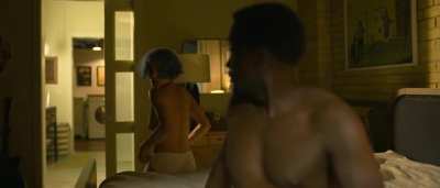 ZOE KRAVITZ &ndash; KIMI