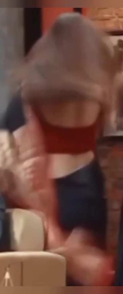 Mahira Khan Navel 