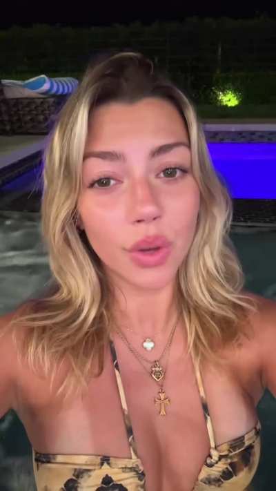 always looking good in bikinis 🤤