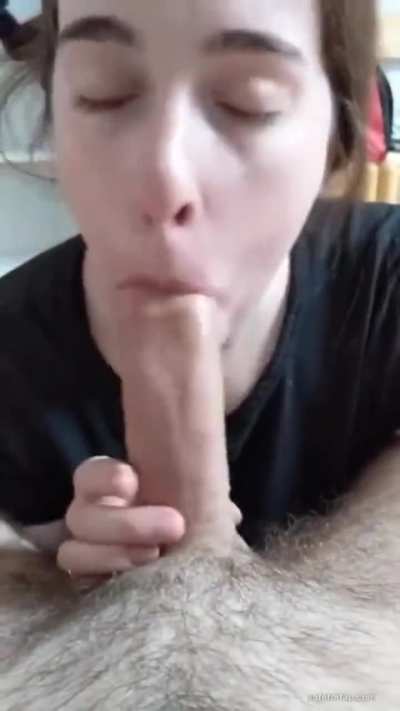 Wow She Swallowed That Thick Monster