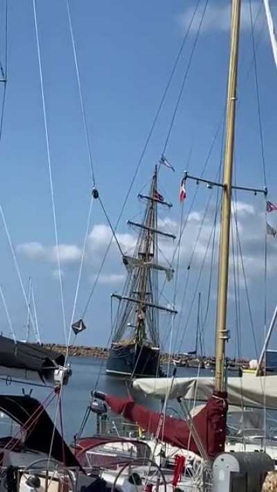 These guys decided to sail in, playing He&rsquo;s A Pirate. I thought it was pretty good humor