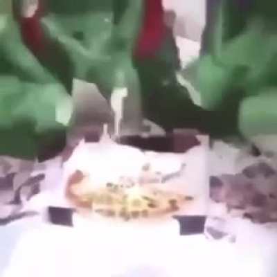Want sum pizza?😏