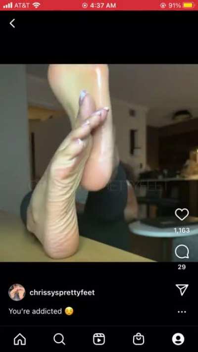 Chrissy 19