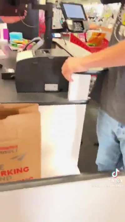 Woman and her grown son argue with cashier&rsquo;s friend at Staples. &ldquo;i&rsquo;ll be outside after this&rdquo;